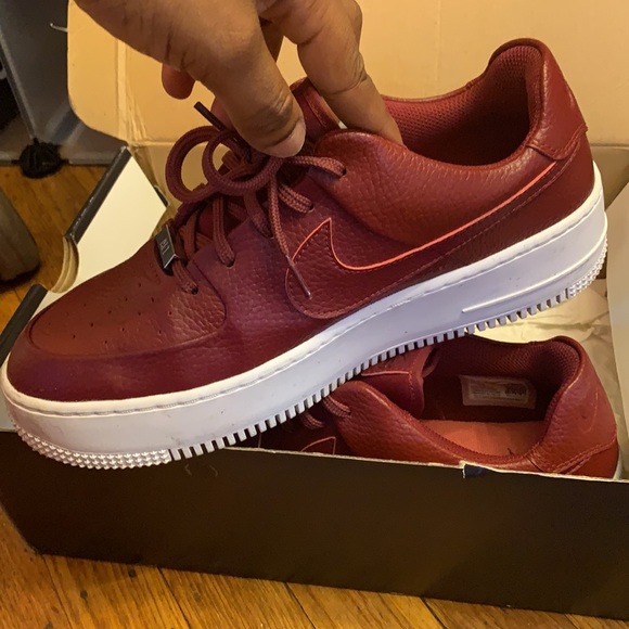 mens burgundy nikes